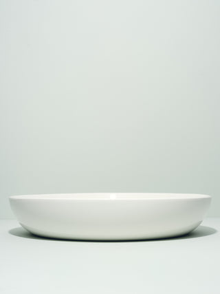 Short serving bowl from the side