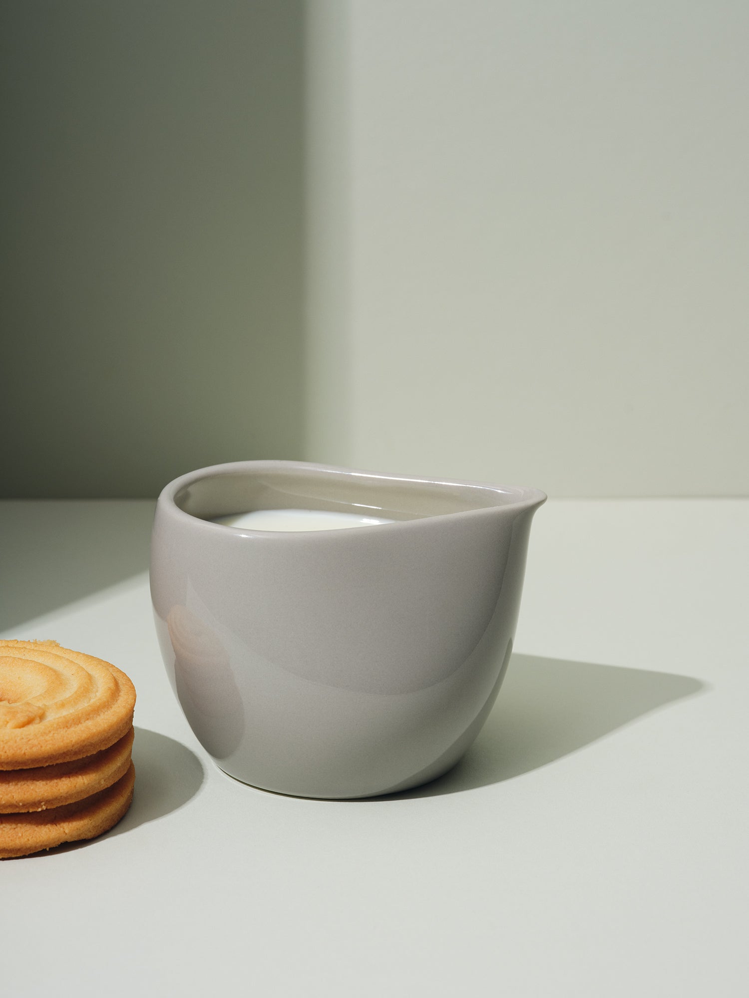 Short Pitcher
